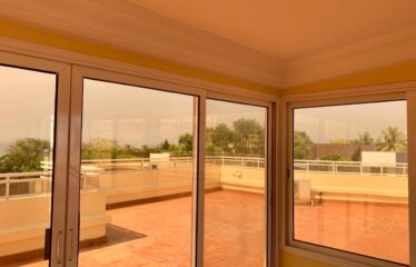 Very beautiful 5 bedroom villa for rent located in the first position Corniche des Almadies