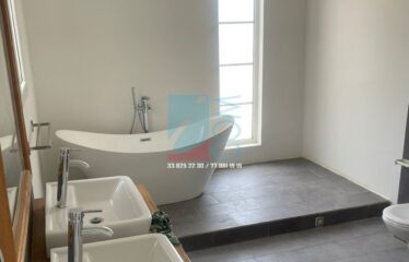 VILLA DUPLEX F5 A LOUER AUX ALMADIES