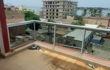 Bel appartement f3 neuf à louer à ngor non loin de la matrague