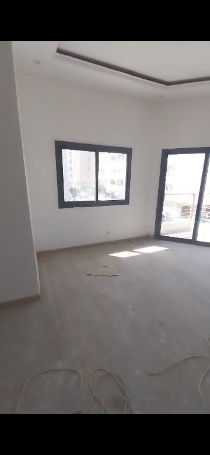 Appartement f3 neuf à louer à Colobane